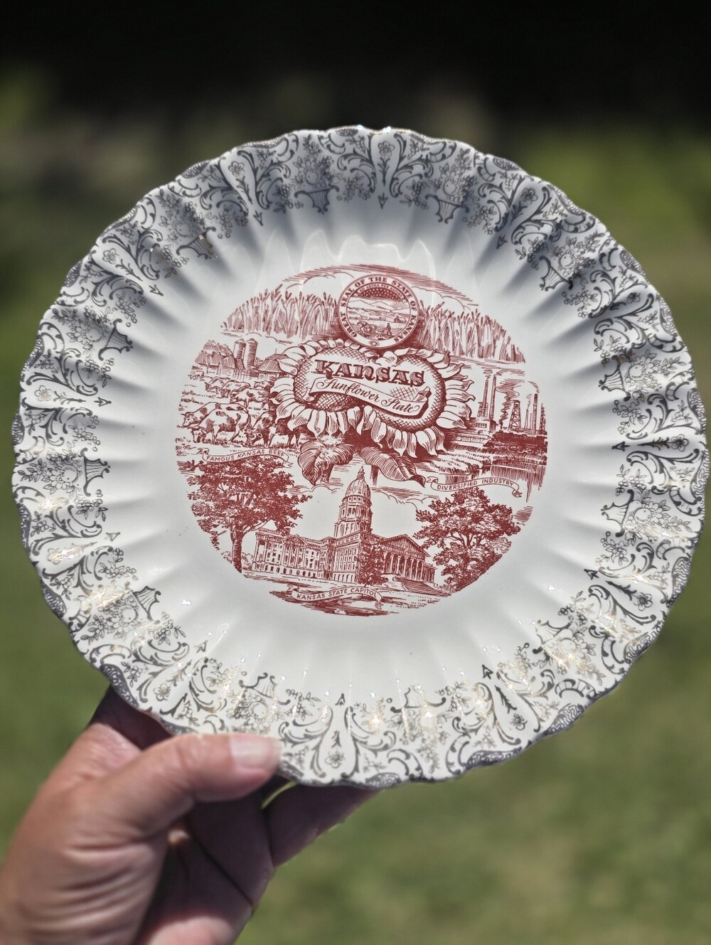 Vintage Kansas "The Sunflower State" 10" Souvenir Plate Red Transferware